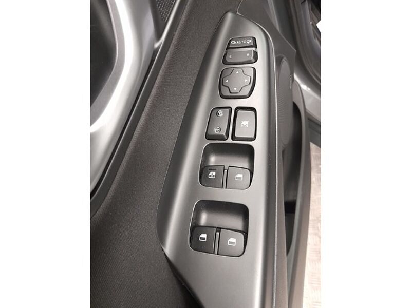 Hyundai Kona 1.6 GDI HEV Tecno 2C DCT 104 kW (141 CV)